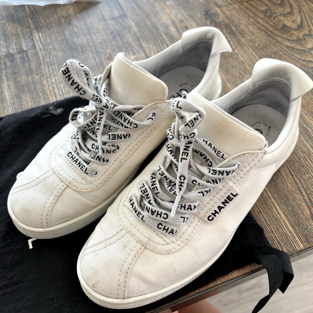 Chanel Weekender Sneakers 😍